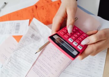 Buste paga: da settembre aumentano gli stipendi per 1,7 milioni di lavoratori. C’è l’accordo.