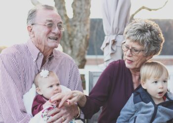 Festa dei Nonni: 2 ottobre, una giornata speciale per celebrare amore e saggezza