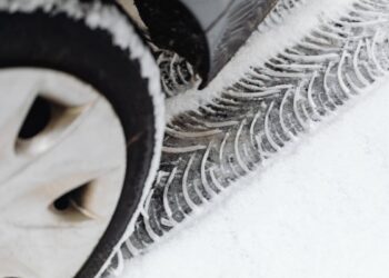 Cambio gomme invernali: quando e perché farlo per viaggiare in sicurezza