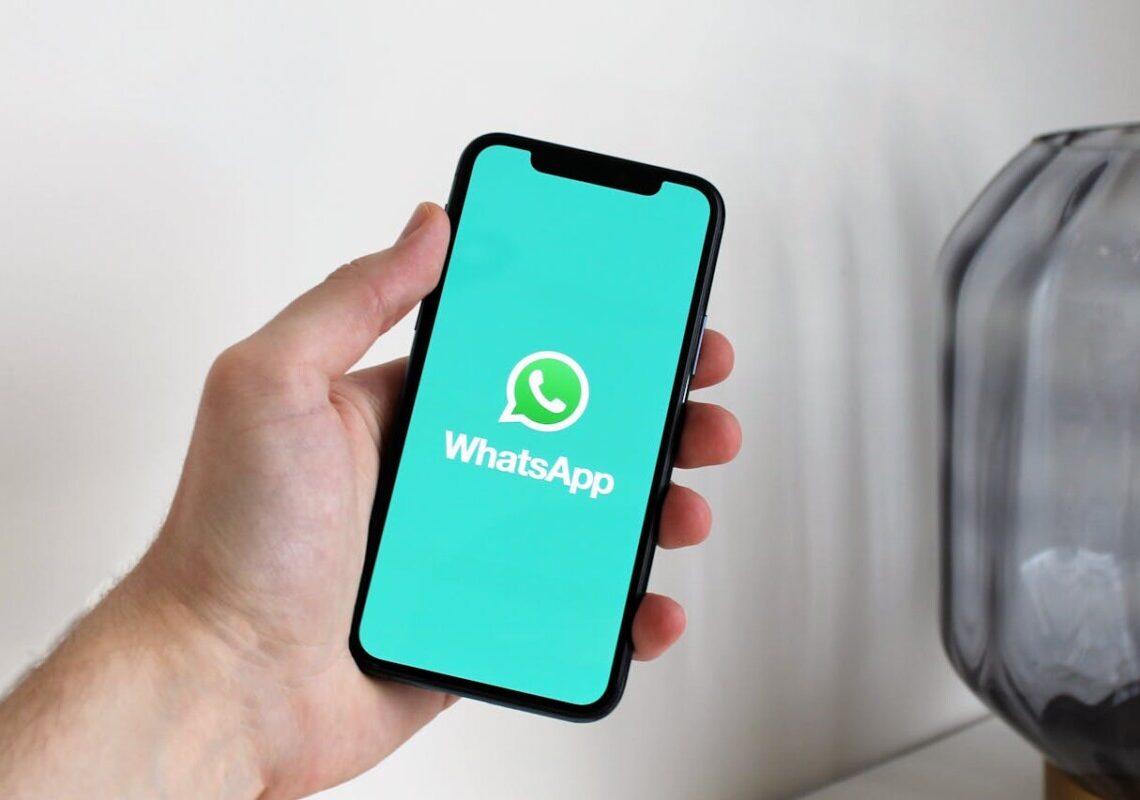 Truffa WhatsApp: così ti rubano il profilo. Ecco come difendersi