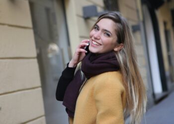 La truffa dell’893: il raggiro telefonico che prosciuga il credito