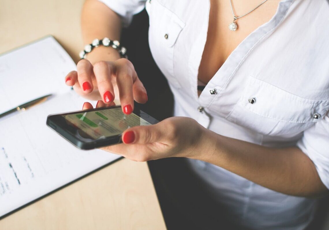 Allarme smishing: la nuova truffa via SMS a cui non devi rispondere