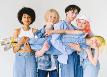 Giovani e tecnologia: metà della Gen Z vive in una realtà parallela