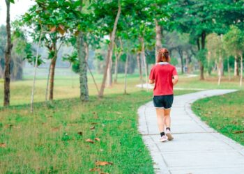 Power walking: il metodo efficace per restare in forma senza correre
