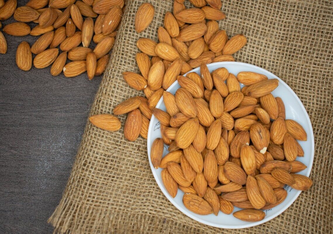 Mandorle: lo spuntino perfetto per perdere peso e migliorare la salute