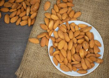 Mandorle: lo spuntino perfetto per perdere peso e migliorare la salute