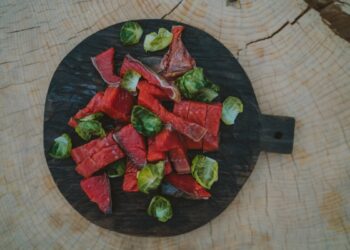 Quanta carne rossa si può mangiare senza rischi? Le indicazioni degli esperti