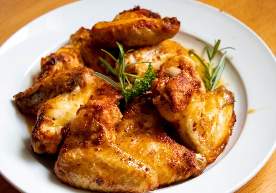 Attenzione: ecco alcuni alimenti da non riscaldare mai nel microonde. Ecco perchè