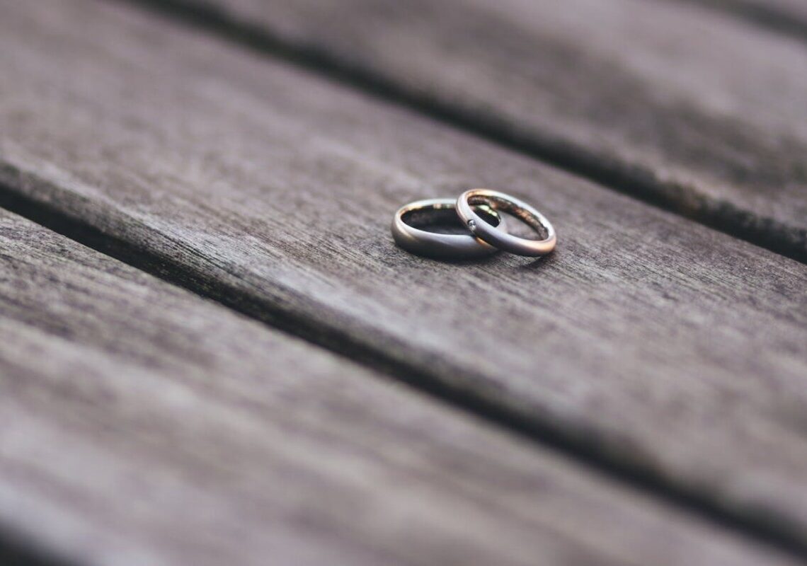 Truffa dell’anello d’oro: il raggiro che inganna gli automobilisti