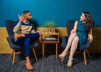 Alzheimer, ecco i 5 segnali nel linguaggio che possono svelarne l’insorgenza precoce