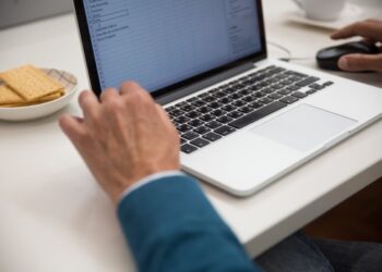 Snack veloci con 3 ingredienti: idee semplici e sane per la pausa in ufficio