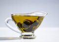 Olio extravergine, fa ingrassare o fa bene? Tutta la verità dalla dietologa