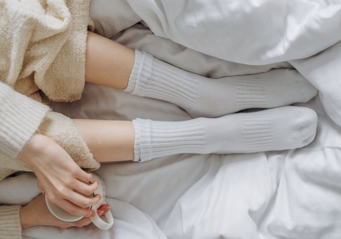 Dormire con i calzini può cambiarti la vita: ecco perché