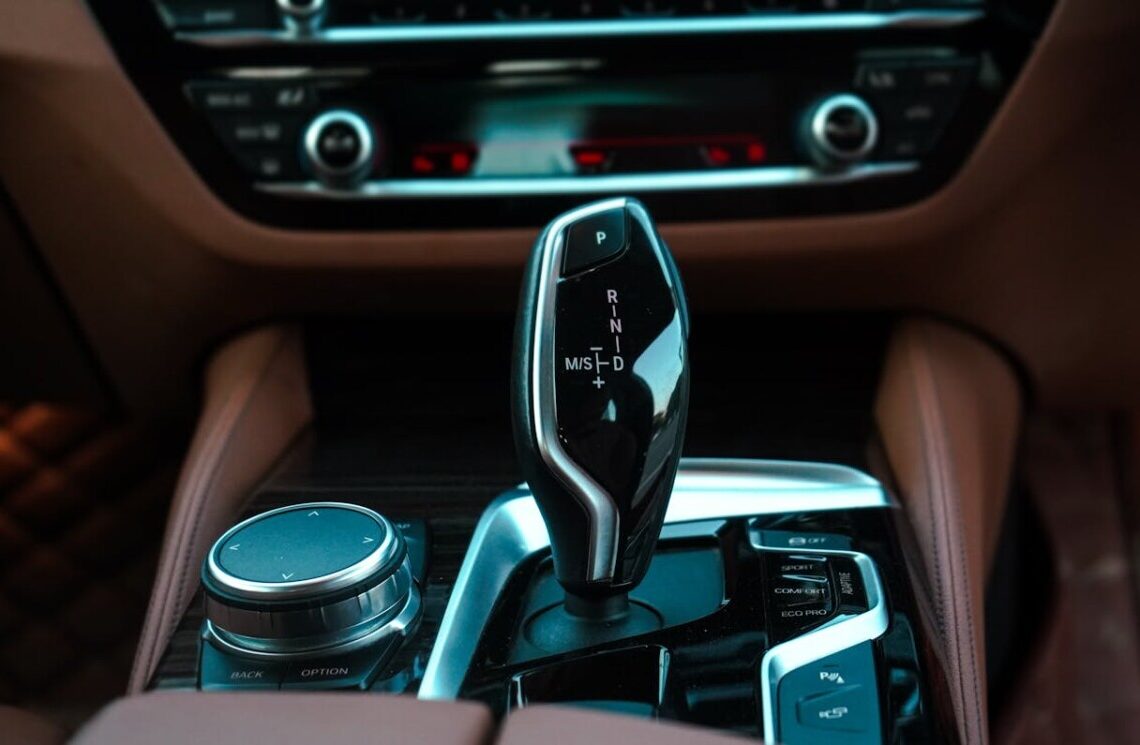 Spegnere correttamente un’auto con cambio automatico: errori da evitare e consigli utili