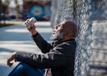 Guida in stato di ebbrezza: quanto tempo serve per smaltire l’alcol e tornare al volante