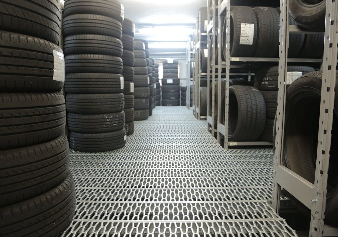 Obbligo pneumatici 2025: nuove regole dal 15 aprile e stangata economica per gli automobilisti