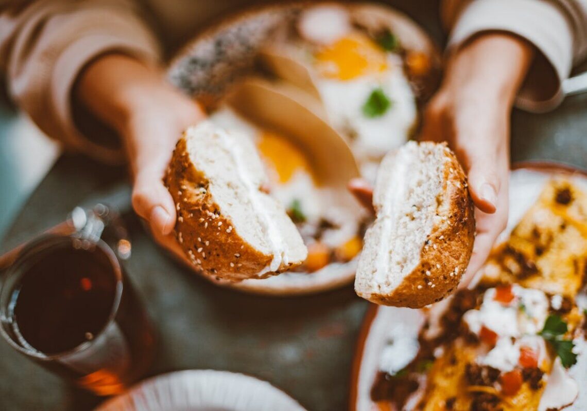 Colesterolo alto, il grande frainteso: cos’è davvero e come abbassarlo in modo naturale