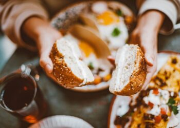 Colesterolo alto, il grande frainteso: cos’è davvero e come abbassarlo in modo naturale