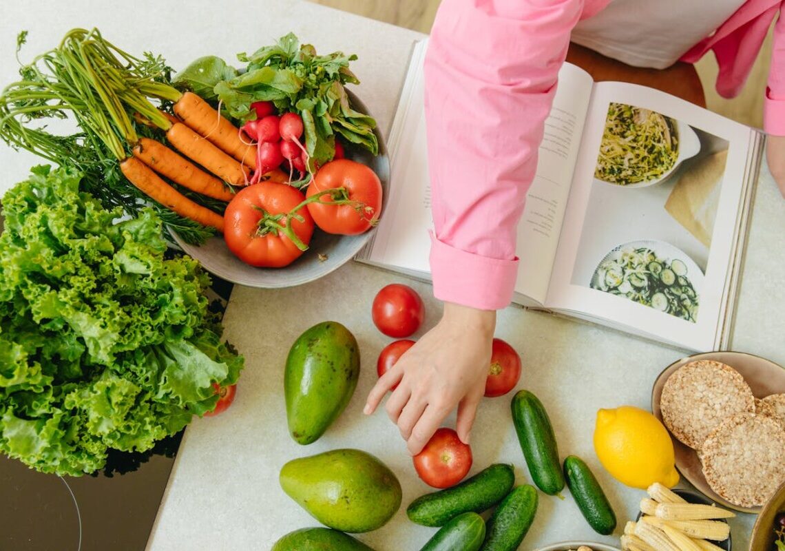 Gli alimenti che aiutano a perdere peso e abbassare il colesterolo: il segreto per una vita sana!