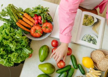 Gli alimenti che aiutano a perdere peso e abbassare il colesterolo: il segreto per una vita sana!