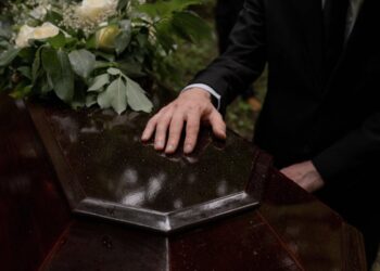 Chi pagherà la sepoltura di Papa Francesco? Il mistero del benefattore nascosto