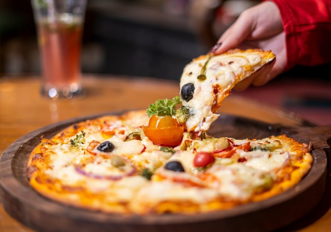 Antipasti e una pizza, conto folle a New York: la reazione di Cassano è virale