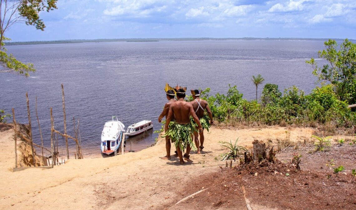 Cerca la fama su YouTube ma finisce in prigione: il viaggio che non doveva fare