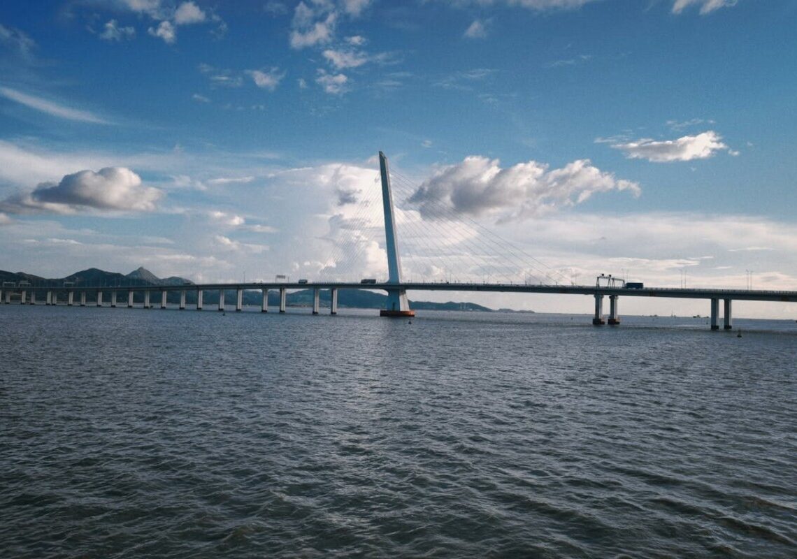 Ponte sullo Stretto: la verità sui 120mila posti di lavoro promessi da Salvini