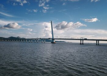 Ponte sullo Stretto: la verità sui 120mila posti di lavoro promessi da Salvini