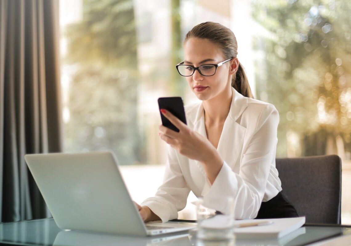 “Siamo la tua banca”: il messaggio truffa che svuota i conti in pochi minuti