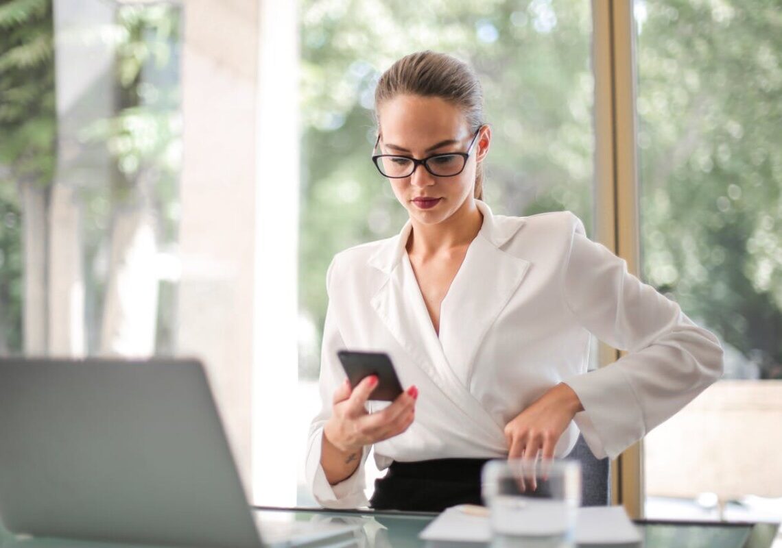 Notifiche legali, multe e avvisi fiscali: ora ti arrivano via app. Scopriamo come