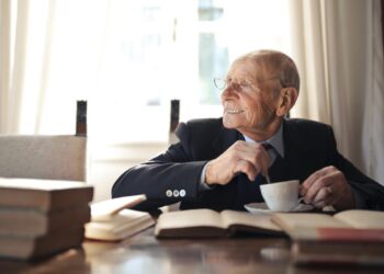 Vuoi vivere 100 anni? Scopri le 4 abitudini che tutti i centenari hanno in comune