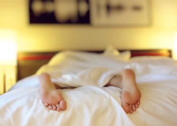 Morire nel sonno: cause principali e strategie efficaci per prevenirla