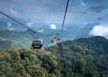 Funivia del Faito, tragedia shock: cabina precipita nel vuoto, 4 morti