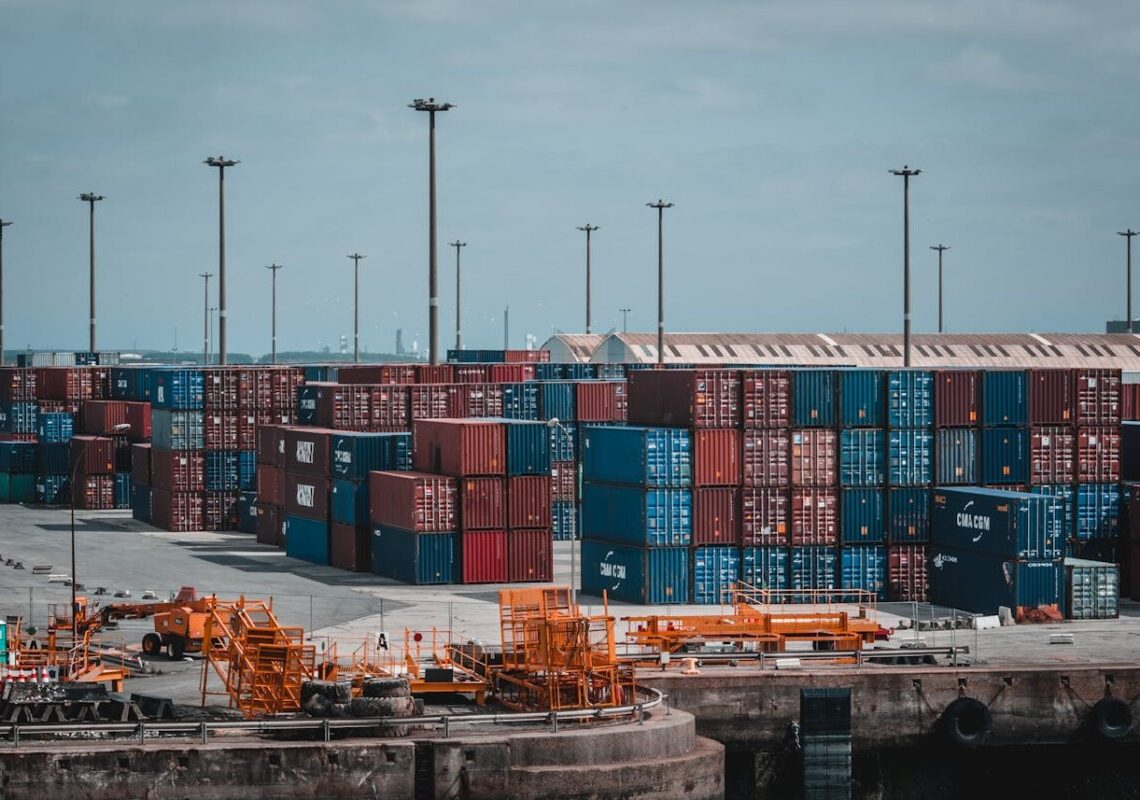 Scontro Usa-Cina, Pechino blocca le consegne dei Boeing: a rischio il mercato aereo globale