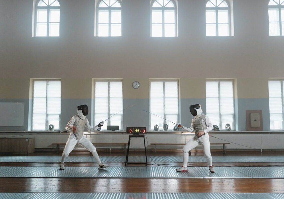 Schermitrice si rifiuta di sfidare un’atleta transgender: squalificata dal torneo negli Stati Uniti