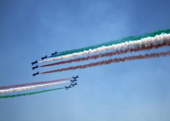 Allarme nei cieli: tre aerei coinvolti in un incidente, paura per le Frecce Tricolori. Ecco cosa è successo