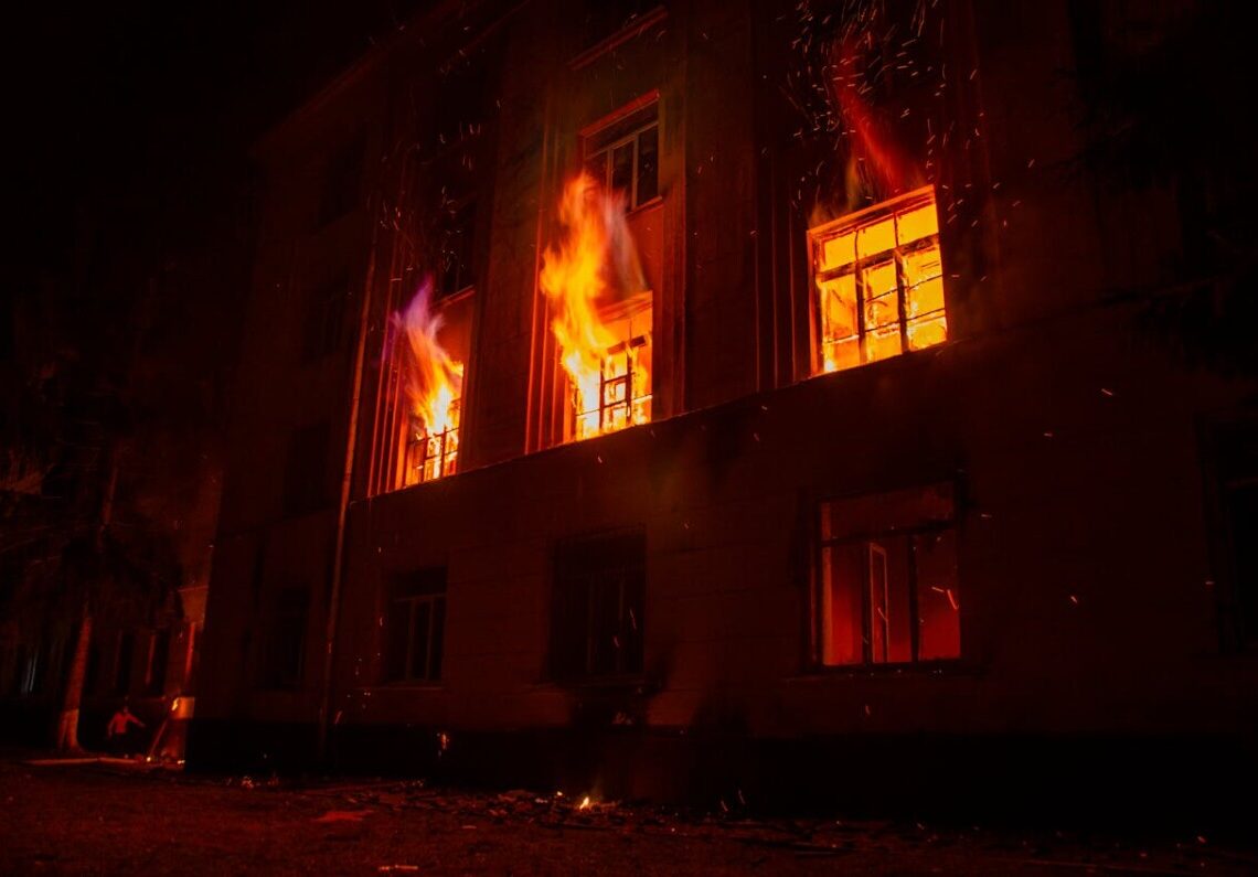 Kashmir in fiamme, notte di scontri al confine: sale la tensione tra India e Pakistan