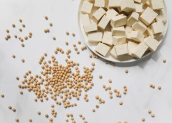 Scandalo alimentare: confusione tra tofu e seitan nei supermercati, scatta il richiamo del Ministero