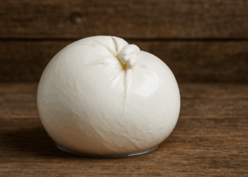 Il Ministero della Salute lancia l’allarme: richiamata mozzarella di bufala con scadenza sbagliata. Il marchio coinvolto