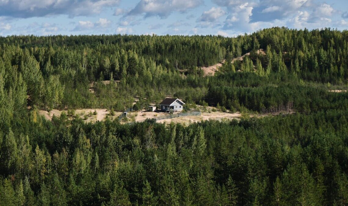 Chiusi in casa da anni dai genitori: due fratellini scoperti in condizioni disumane