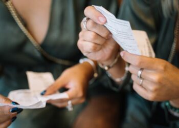 Addio agli scontrini di carta: parte la rivoluzione digitale per negozi e consumatori. Ecco quando