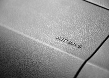 Airbag esplode e uccide una donna: maxi richiamo per 2,5 milioni di auto con lo stesso dispositivo