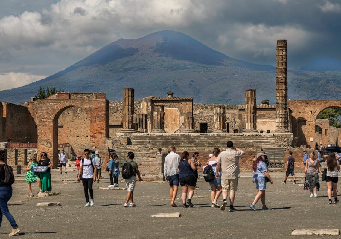 Scossa ai Campi Flegrei: danni a Pompei, crolli tra gli scavi storici