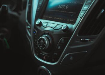 La radio sparisce dalle auto: ecco cosa rischiano 26 milioni di italiani