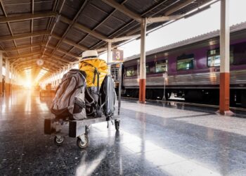 Chiara Nasti, disavventura in treno con la figlia: “Mi ha aiutata con le valigie, poi la battuta fuori luogo”