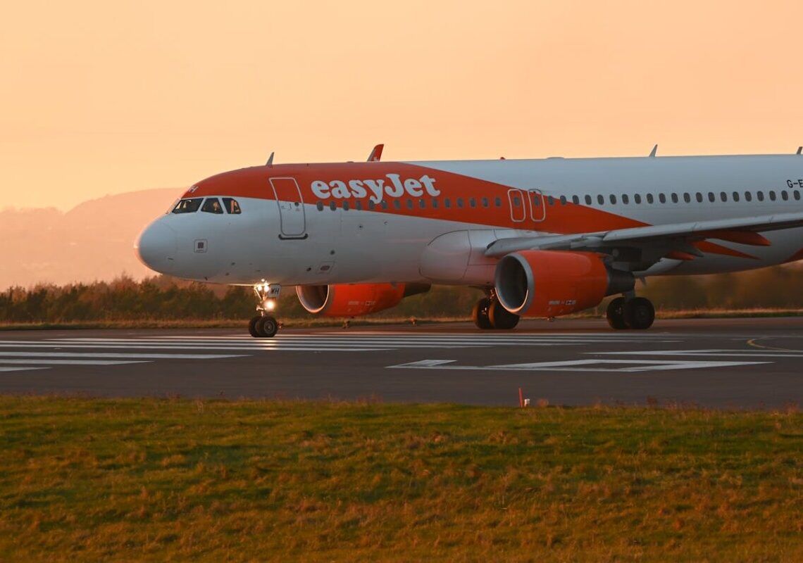 Bagagli fuori misura? Scatta il bonus per gli addetti: ecco quanto incassano ogni volta che ti fermano al gate