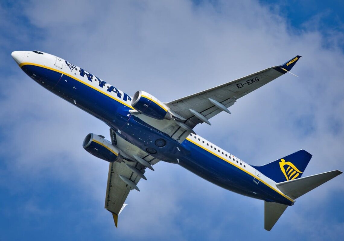 Bagaglio a mano più grande con Ryanair: arriva la nuova franchigia gratuita entro l’estate