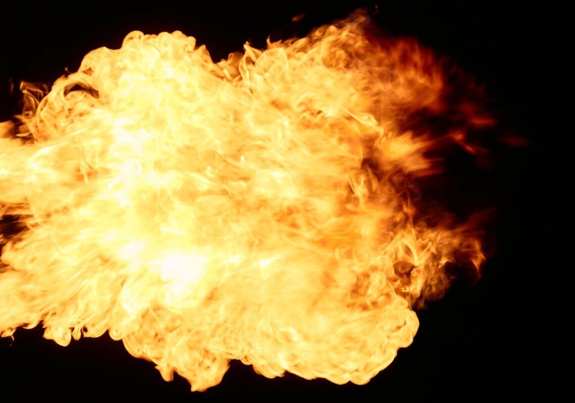 Tragedia in Afghanistan: autobus in fiamme, 78 migranti morti nell’inferno di Guzara