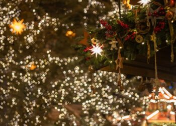 Abruzzo, freddo polare in pieno agosto: a Terranera si festeggia il Natale d’estate